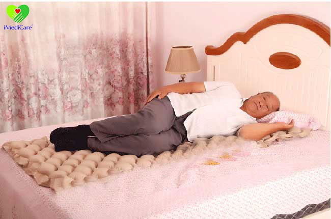 dem-chong-loet-cho-nguoi-benh-4